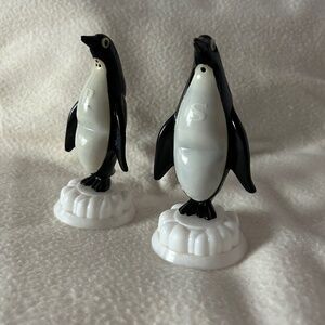 Penguin Salt & Pepper Shakers, Vintage 1960s